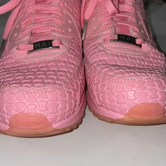 Nike AIR MAX 90 Shanghai Space Pink
TREAT YOURSELF Must Win Cake sneaker Barbie - Picture 12 of 12